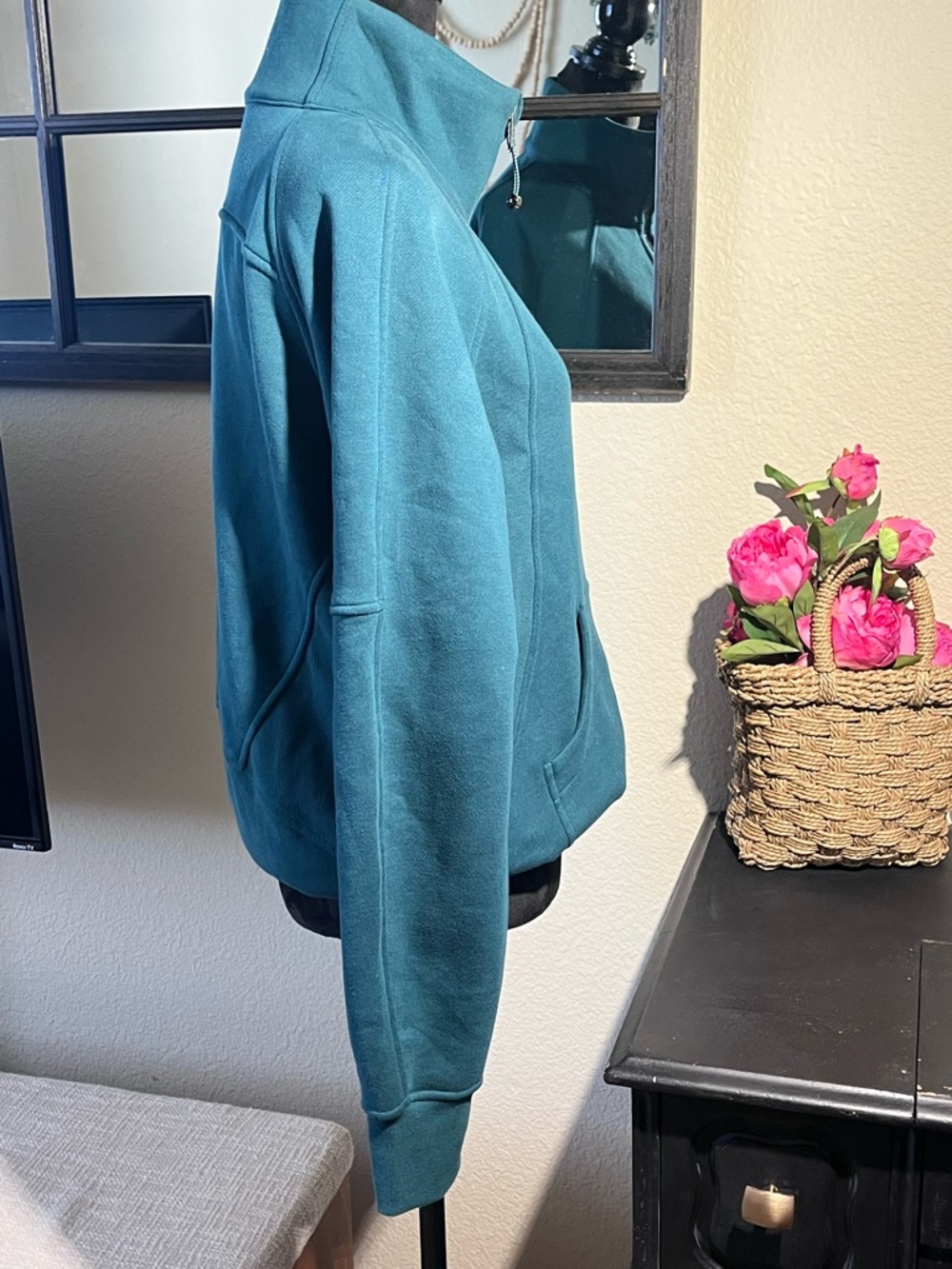 Lululemon Scuba Oversized Funnel-Neck Half Zip in a teal color - Picture 4 of 9